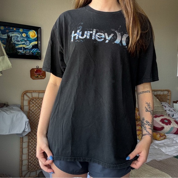 Hurley Tops - Black Hurley Graphic Tee